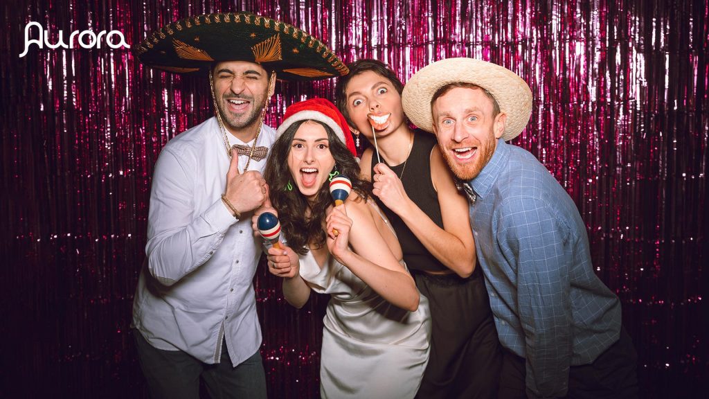 How To Hire The Right Photobooth For Your Event?